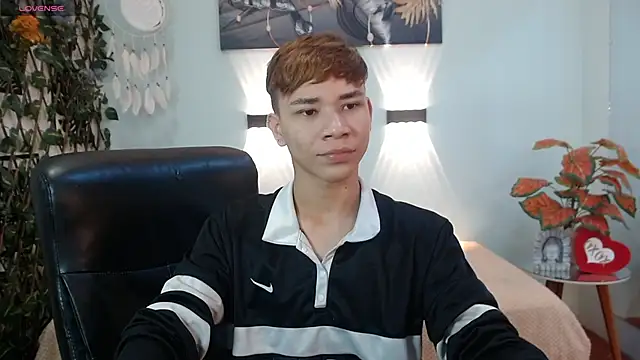 Snapshot of nathanclay chatting on 21, 12, 2025 nathanclay online show from 21, 12, 2025