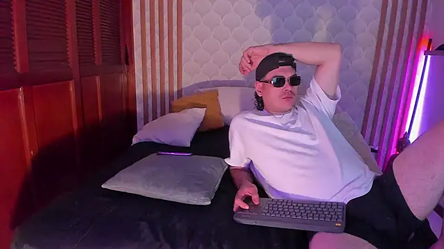 Snapshot of Cristian_blaze chatting on 14, 1, 2026 Cristian blaze online show from 14, 1, 2026