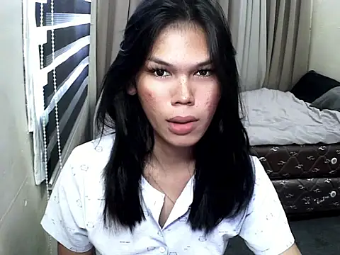 Snapshot of keana_laux chatting on 18, 9, 2025 keana laux online show from 18, 9, 2025