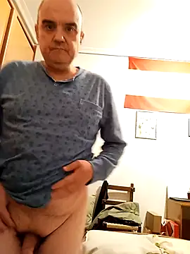 Snapshot of geli45 chatting on 6, 10, 2025 geli45 online show from 6, 10, 2025