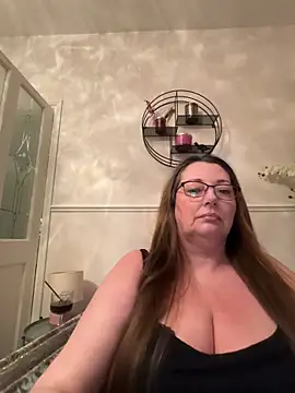 Snapshot of BuxomKitty_BBW chatting on 8, 3, 2026 BuxomKitty BBW online show from 8, 3, 2026