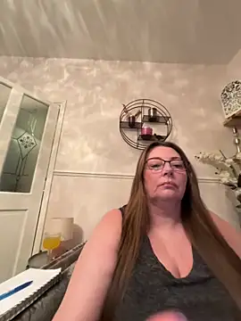 Snapshot of BuxomKitty_BBW chatting on 10, 3, 2026 BuxomKitty BBW online show from 10, 3, 2026