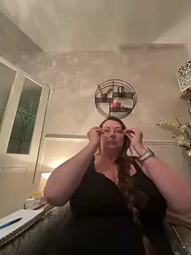 Snapshot of BuxomKitty_BBW chatting on 14, 3, 2026 BuxomKitty BBW online show from 14, 3, 2026