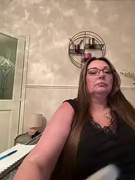 Snapshot of BuxomKitty_BBW chatting on 11, 4, 2026 BuxomKitty BBW online show from 11, 4, 2026