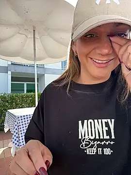 Ninabigtitied online show from 12, 4, 2026