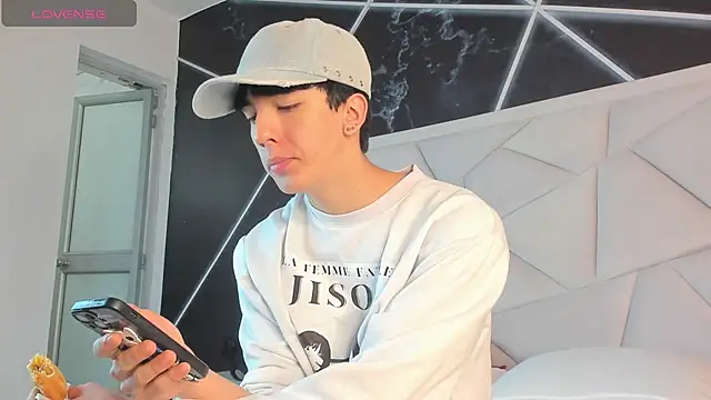 Snapshot of AerumChae chatting on 28, 5, 2026 AerumChae online show from 28, 5, 2026