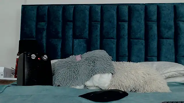 Emma Foxi online show from 12, 11, 2025