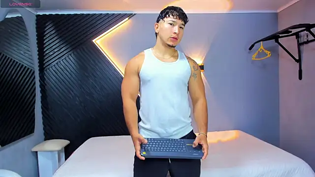 Snapshot of Horny_nick18 chatting on 23, 4, 2026 Horny nick18 online show from 23, 4, 2026