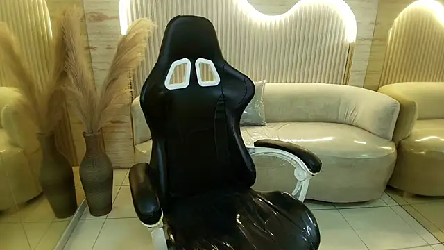 scarlettvixen r online show from 8, 9, 2025