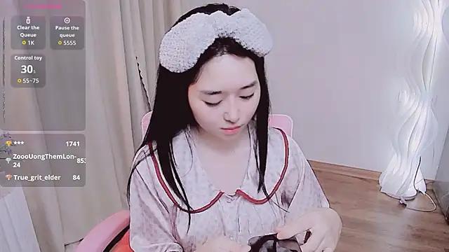 Miu-999 online show from 13, 10, 2025