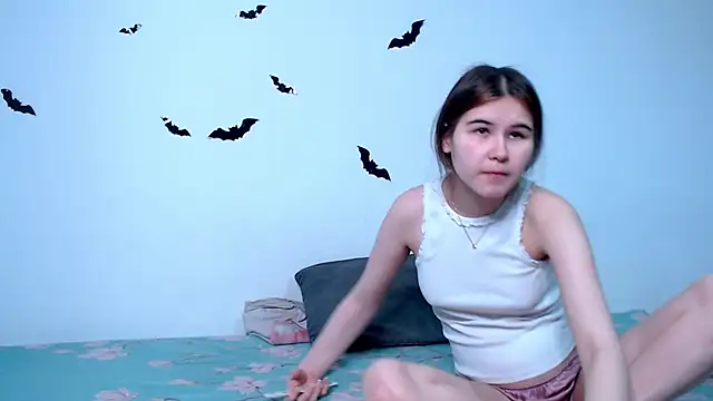 Snapshot of litle_owl chatting on 14, 11, 2025 litle owl online show from 14, 11, 2025