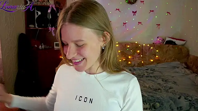 Snapshot of Luntryy chatting on 15, 4, 2026 Luntryy online show from 15, 4, 2026