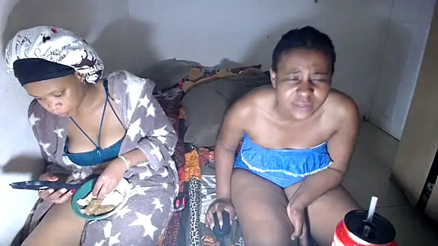 Snapshot of EbonyEssence chatting on 12, 4, 2026 EbonyEssence online show from 12, 4, 2026