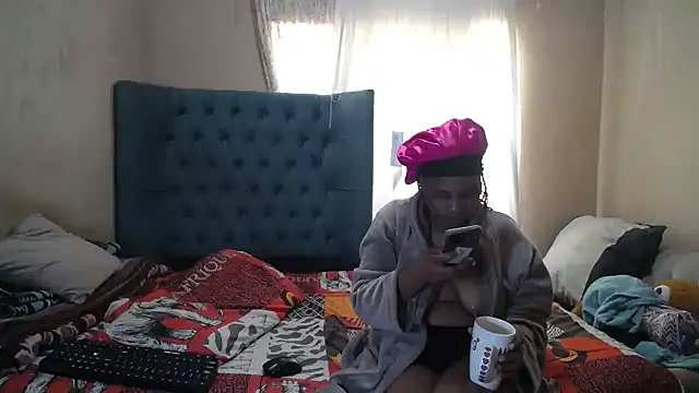 Snapshot of EbonyEssence chatting on 27, 4, 2026 EbonyEssence online show from 27, 4, 2026