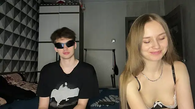 Snapshot of merycouple chatting on 3, 4, 2026 merycouple online show from 3, 4, 2026