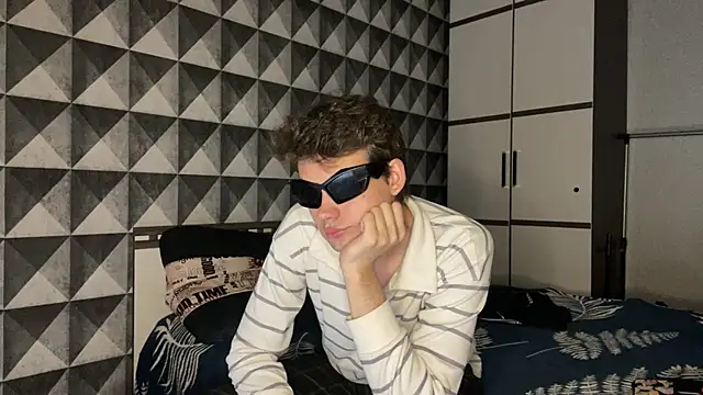 Snapshot of merycouple chatting on 20, 4, 2026 merycouple online show from 20, 4, 2026