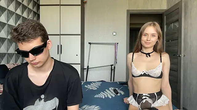 Snapshot of merycouple chatting on 10, 6, 2026 merycouple online show from 10, 6, 2026