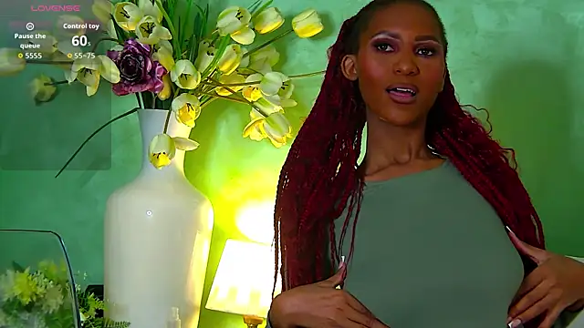 Snapshot of Izzie_Sugar chatting on 9, 10, 2025 Izzie Sugar online show from 9, 10, 2025