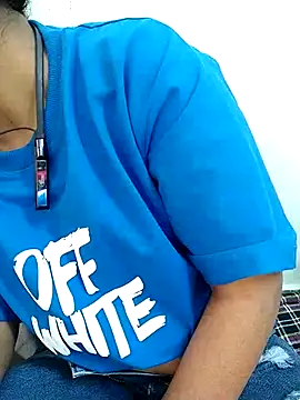 Snapshot of Kavya_Rathore chatting on 1, 12, 2025 Kavya Rathore online show from 1, 12, 2025