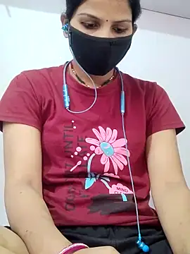 poojam93 online show from 6, 11, 2025