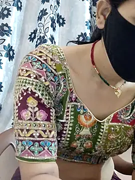 Snapshot of poojam93 chatting on 9, 4, 2026 poojam93 online show from 9, 4, 2026