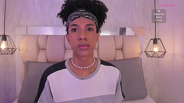 Snapshot of Johan_gz_ chatting on 2, 12, 2025 Johan gz online show from 2, 12, 2025