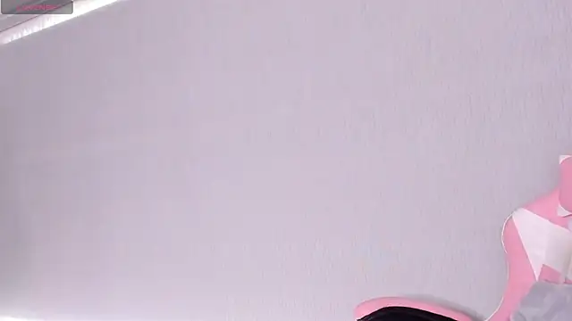 kendal hot01 online show from 12, 1, 2026