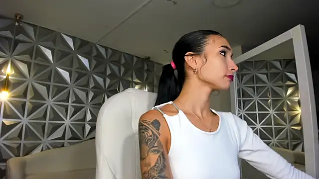 Snapshot of hellen_tease chatting on 16, 1, 2026 hellen tease online show from 16, 1, 2026