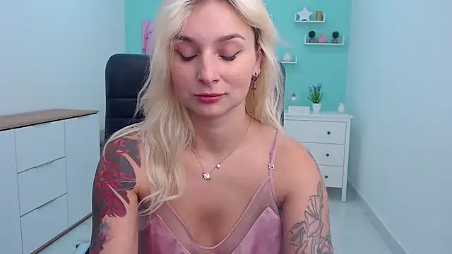 Snapshot of LilFleurish chatting on 21, 10, 2025 LilFleurish online show from 21, 10, 2025