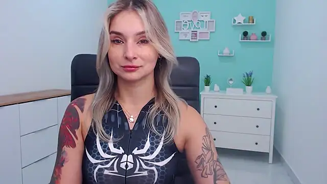 Snapshot of LilFleurish chatting on 30, 10, 2025 LilFleurish online show from 30, 10, 2025