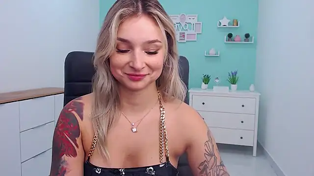 Snapshot of LilFleurish chatting on 7, 11, 2025 LilFleurish online show from 7, 11, 2025