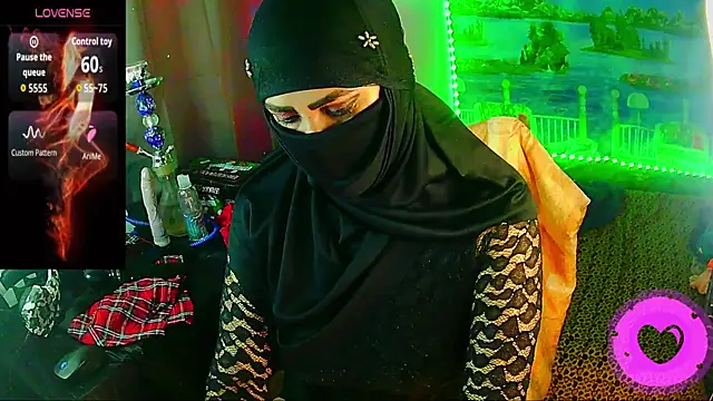 Snapshot of SultanaLayla chatting on 3, 7, 2026 SultanaLayla online show from 3, 7, 2026