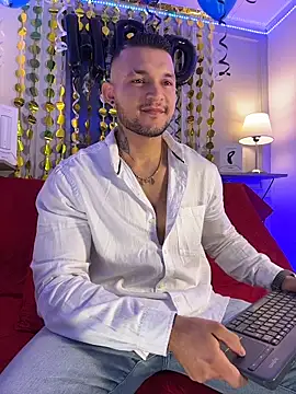 Snapshot of Marco_Vega chatting on 29, 11, 2025 Marco Vega online show from 29, 11, 2025