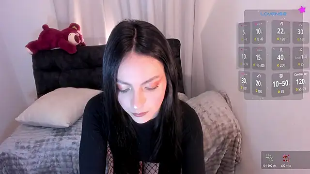 sarah saenz  online show from 22, 5, 2026