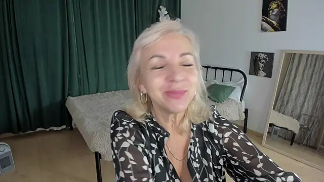 LiliaMoons online show from 30, 11, 2025