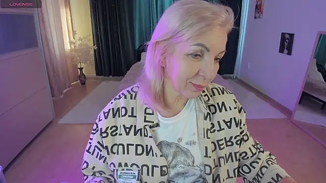 Snapshot of LiliaMoons chatting on 23, 2, 2026 LiliaMoons online show from 23, 2, 2026