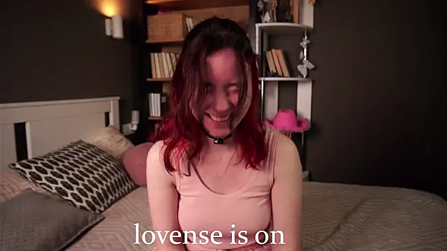 Snapshot of AlbertaClack chatting on 12, 11, 2025 AlbertaClack online show from 12, 11, 2025