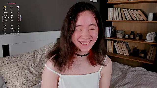 Snapshot of AlbertaClack chatting on 14, 11, 2025 AlbertaClack online show from 14, 11, 2025