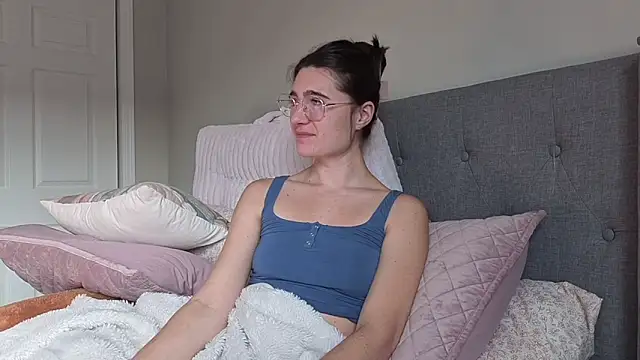 Snapshot of bambifarrina chatting on 15, 1, 2026 bambifarrina online show from 15, 1, 2026