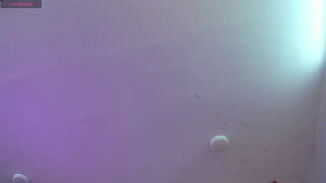 Foxxy Doll online show from 17, 4, 2026