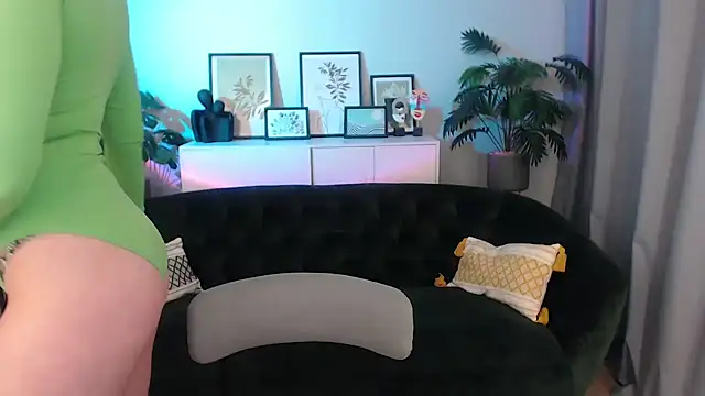 Natalee Love online show from 9, 9, 2025