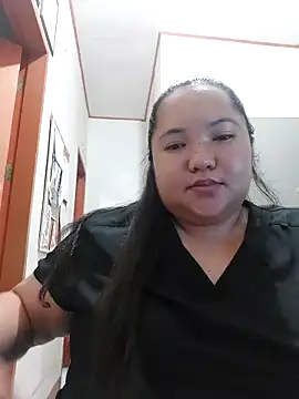 Snapshot of LianaCruzado chatting on 4, 4, 2026 LianaCruzado online show from 4, 4, 2026