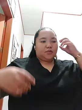 Snapshot of LianaCruzado chatting on 17, 4, 2026 LianaCruzado online show from 17, 4, 2026