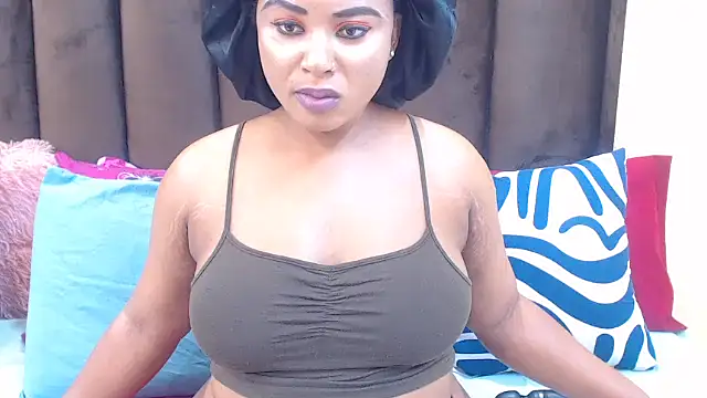 AfricanQueenxx40 online show from 17, 12, 2025