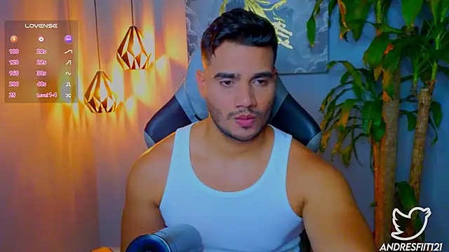 Snapshot of AndresR3 chatting on 7, 10, 2025 AndresR3 online show from 7, 10, 2025