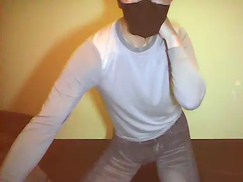 Snapshot of kirishiman1104 chatting on 2, 3, 2026 kirishiman1104 online show from 2, 3, 2026