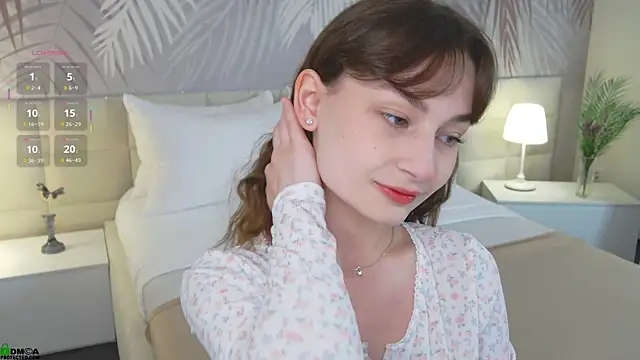 Snapshot of LolaPrise chatting on 16, 9, 2025 LolaPrise online show from 16, 9, 2025