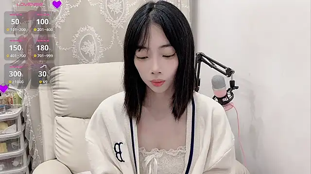 Snapshot of tuantuanle chatting on 27, 4, 2026 tuantuanle online show from 27, 4, 2026