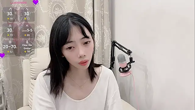 Snapshot of tuantuanle chatting on 28, 4, 2026 tuantuanle online show from 28, 4, 2026