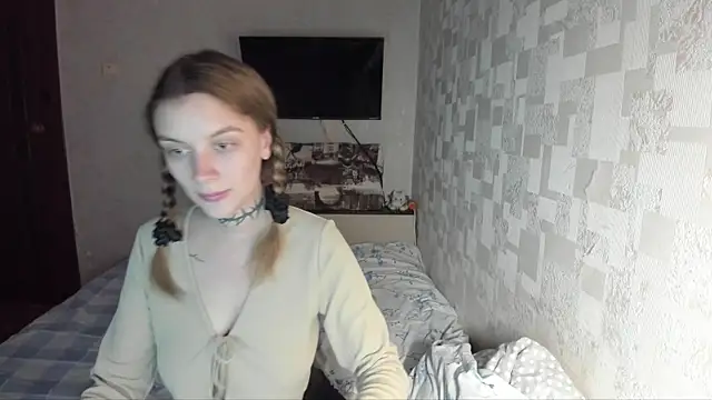 Snapshot of AlisTris chatting on 5, 10, 2025 AlisTris online show from 5, 10, 2025